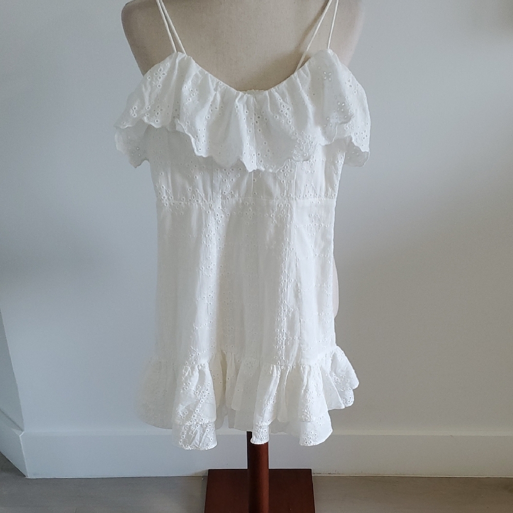Zara White Smocked mini Dress With Ruffle Trim Size XS 
Excellent condition